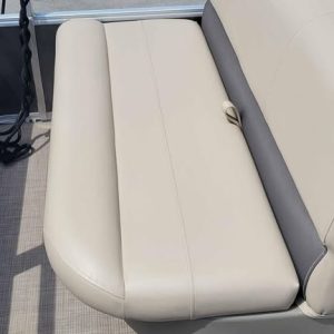 2022 SunTracker PB 18 DLX - Image 3